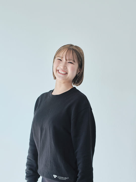 山本 彩由実